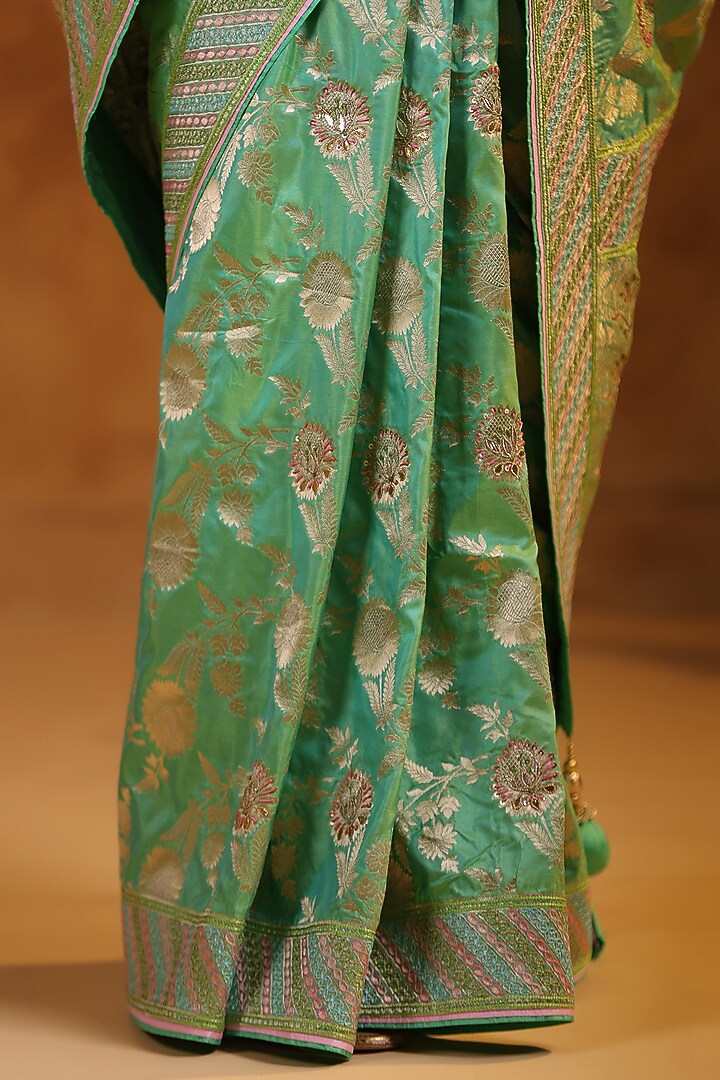 Green Banarasi Silk Resham Handwork Reception Saree Set by Ritu Surana at Pernia's Pop Up Shop