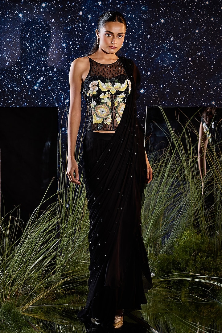 Black Chiffon & Lycra Pre-Draped Wedding Saree Set by Rouble Vohra D at Pernia's Pop Up Shop