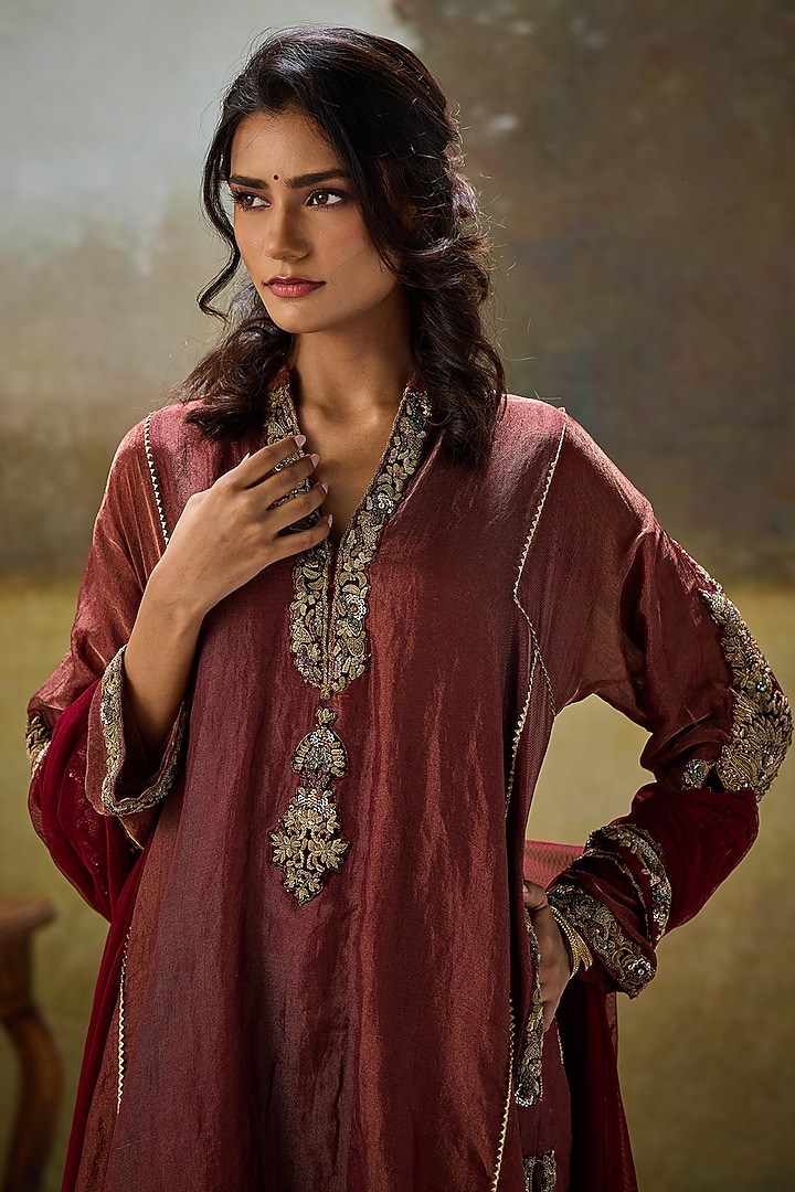 Maroon Tissue Embroidered Kurta Set by Rouble Vohra D at Pernia's Pop Up Shop