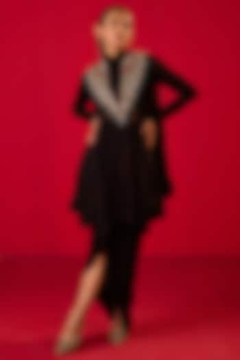 Black Crepe Dhoti Set by Rouble Vohra D at Pernia's Pop Up Shop
