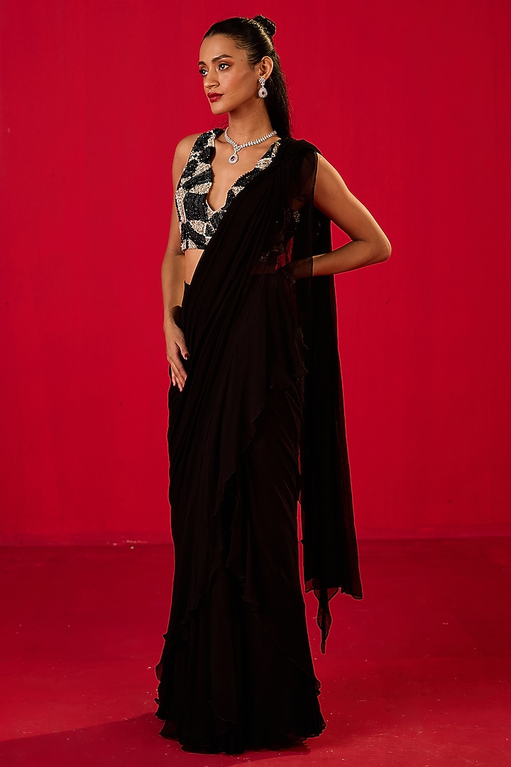 Black Crinkle Chiffon Draped Wedding Saree Set by Rouble Vohra D at Pernia's Pop Up Shop