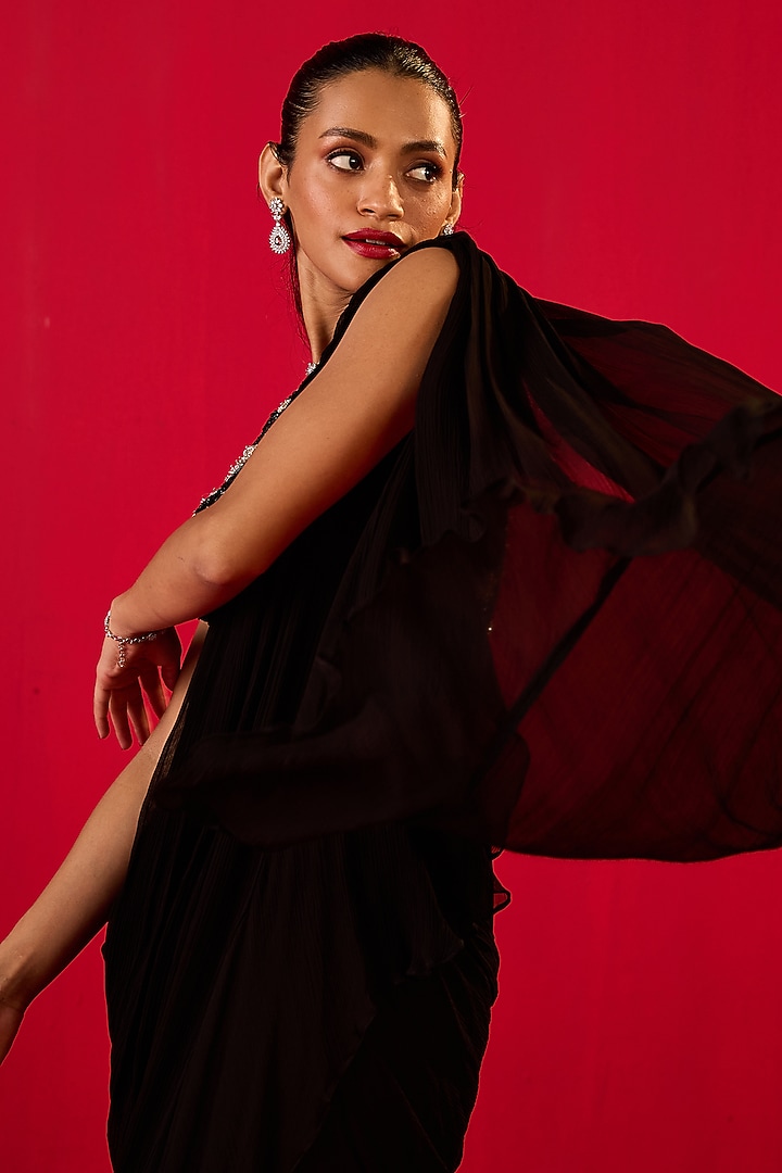 Black Crinkle Chiffon Draped Wedding Saree Set by Rouble Vohra D at Pernia's Pop Up Shop