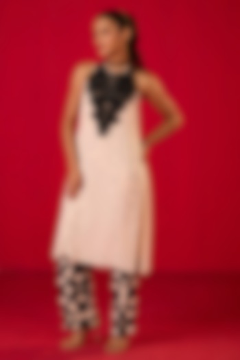 Black & White Crepe Sequin Embroidered Kurta Set by Rouble Vohra D at Pernia's Pop Up Shop