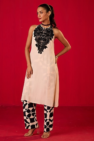 Black & White Crepe Sequin Embroidered Kurta Set by Rouble Vohra D