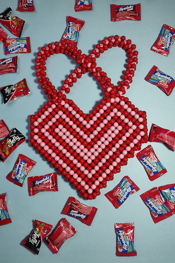 Pink & Red Acrylic Beads Heart-Shaped Bag by Rubilon at Pernia's Pop Up Shop