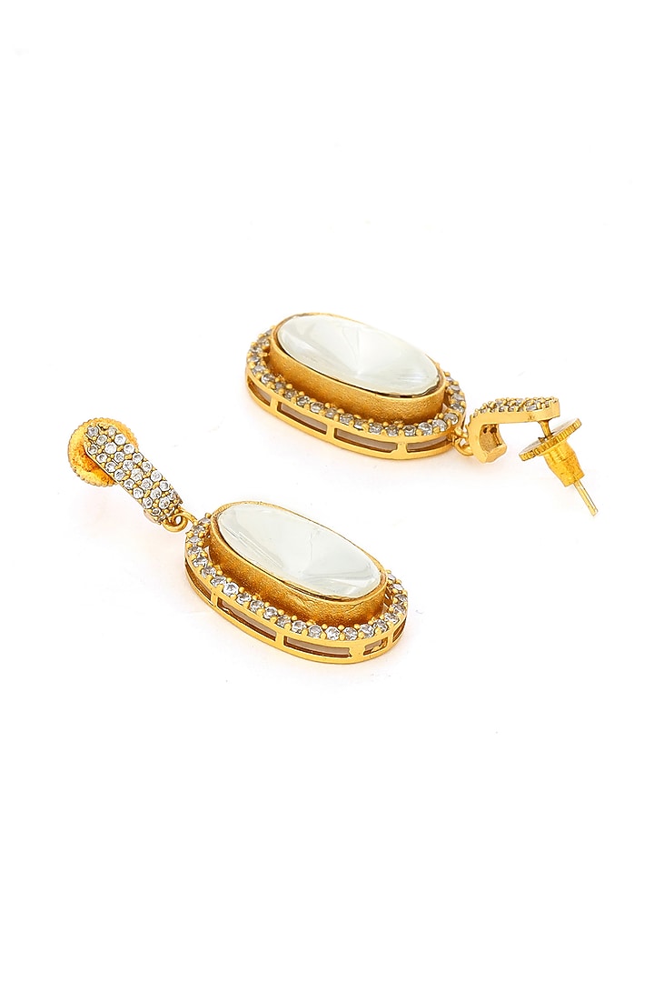 Antique Gold Finish Kundan Polki Necklace Set by Ruby Raang at Pernia's Pop Up Shop