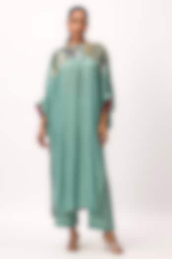 Warm Teal Muslin Silk Thread Embroidered Kurta Set by Ruchi Marodia at Pernia's Pop Up Shop