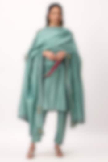 Warm Teal Muslin Silk Thread Embroidered Kurta Set by Ruchi Marodia at Pernia's Pop Up Shop