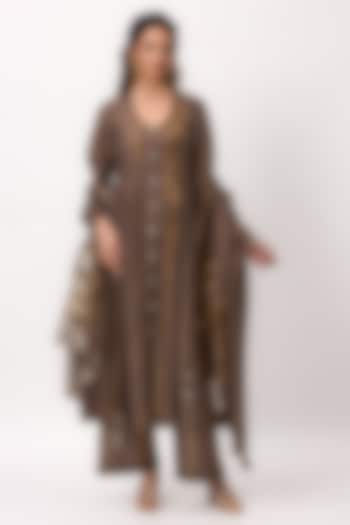 Wood Brown Chanderi Handpainted Flared Kurta Set by Ruchi Marodia at Pernia's Pop Up Shop
