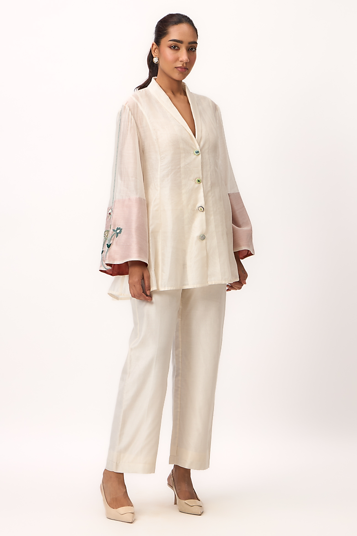 Off-White Chanderi Resham Embroidered Co-Ord Set by Ruchi Marodia at Pernia's Pop Up Shop