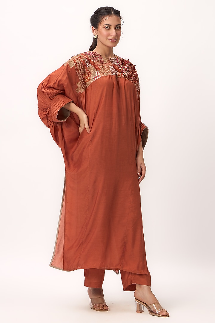 Burnt Orange Muslin Silk Resham Embroidered Straight Kurta Set by Ruchi Marodia at Pernia's Pop Up Shop