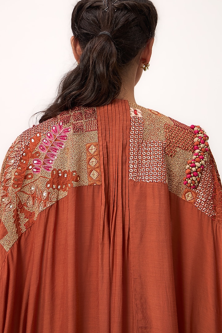 Burnt Orange Muslin Silk Resham Embroidered Straight Kurta Set by Ruchi Marodia at Pernia's Pop Up Shop