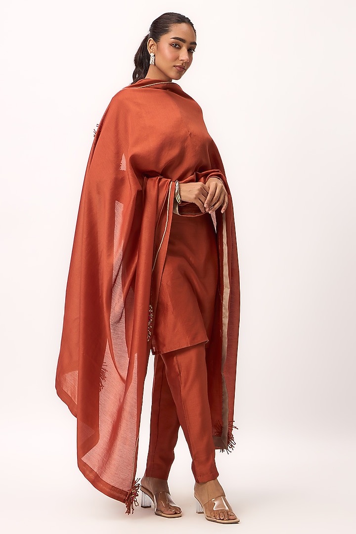 Burnt Orange Chanderi Aari Embroidered Straight Kurta Set by Ruchi Marodia at Pernia's Pop Up Shop