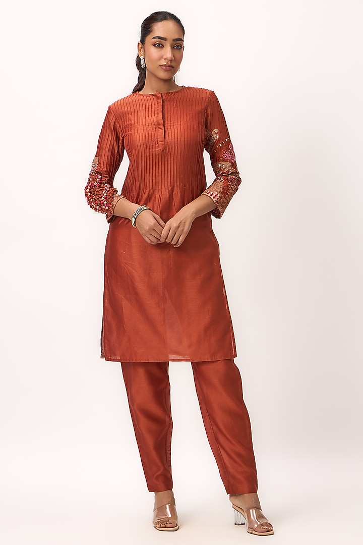 Burnt Orange Chanderi Aari Embroidered Straight Kurta Set by Ruchi Marodia at Pernia's Pop Up Shop