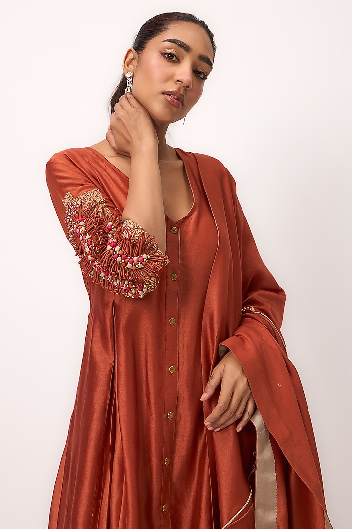 Burnt Orange Chanderi Aari Embroidered Kurta Set by Ruchi Marodia at Pernia's Pop Up Shop
