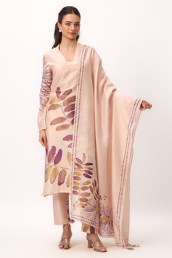 Baby Pink Chanderi Digital Printed Kurta Set by Ruchi Marodia at Pernia's Pop Up Shop