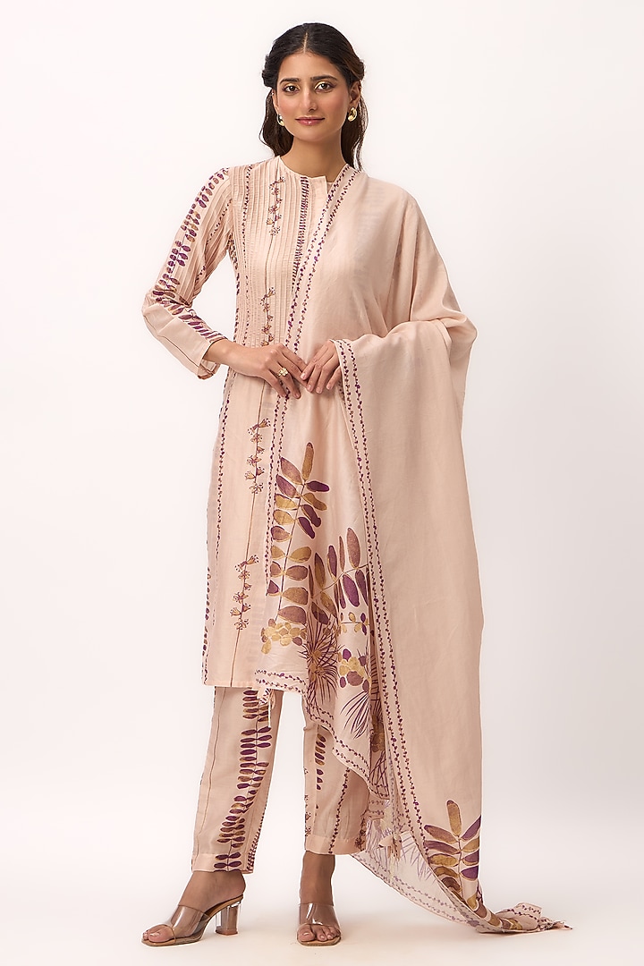 Baby Pink Chanderi Digital Printed Straight Kurta Set by Ruchi Marodia at Pernia's Pop Up Shop