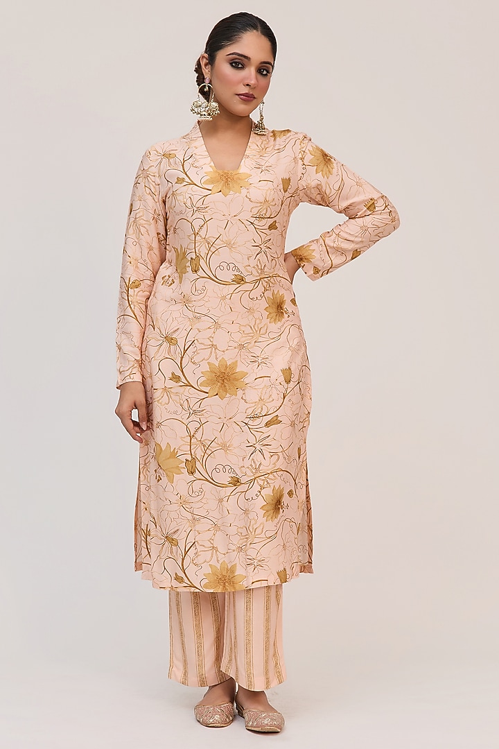 Peach Bamboo Cotton Floral Digital Printed Kurta Set by Ruchi Marodia at Pernia's Pop Up Shop