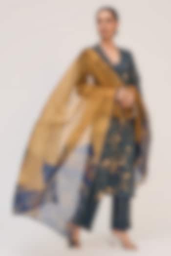 Blue Bamboo Cotton Floral Digital Printed Kurta Set by Ruchi Marodia at Pernia's Pop Up Shop
