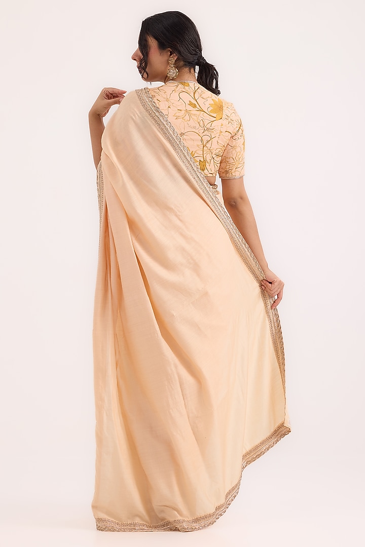 Peach Munga Silk Zardosi Hand Embroidered Wedding Saree Set by Ruchi Marodia at Pernia's Pop Up Shop