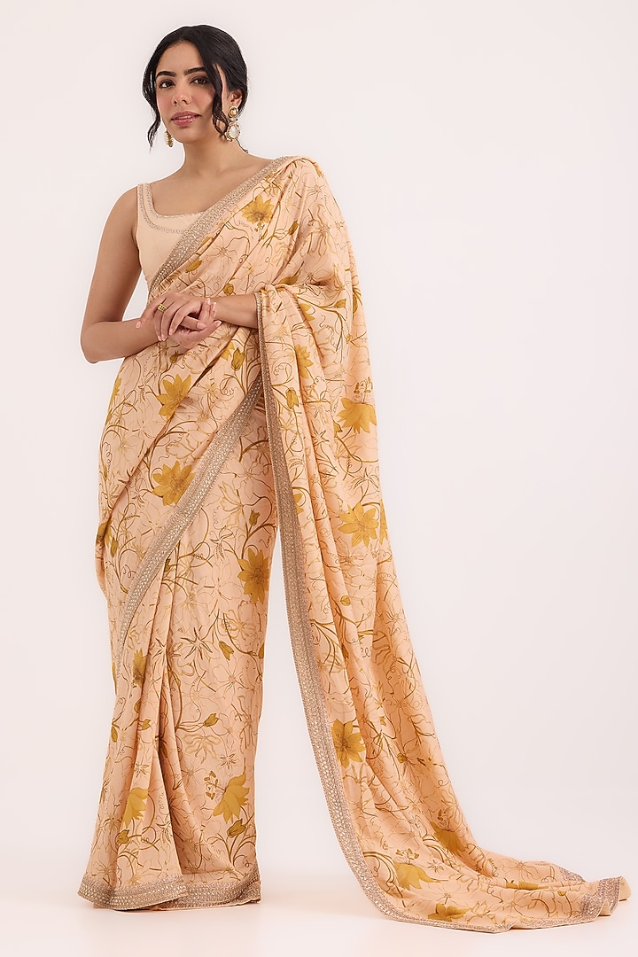 Peach Munga Silk Digital Printed & Zardosi Hand Embroidered Wedding Saree Set by Ruchi Marodia at Pernia's Pop Up Shop