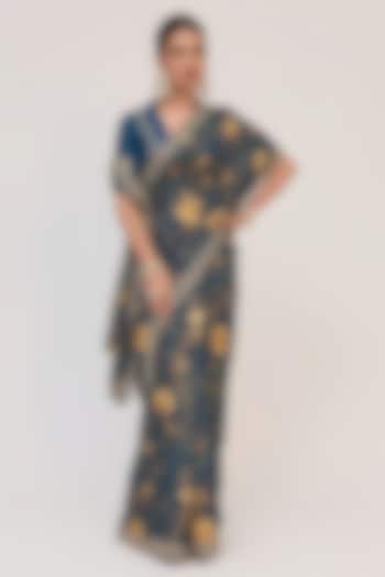 Royal Blue Munga Silk Digital Printed & Zardosi Hand Embroidered Wedding Saree Set by Ruchi Marodia at Pernia's Pop Up Shop