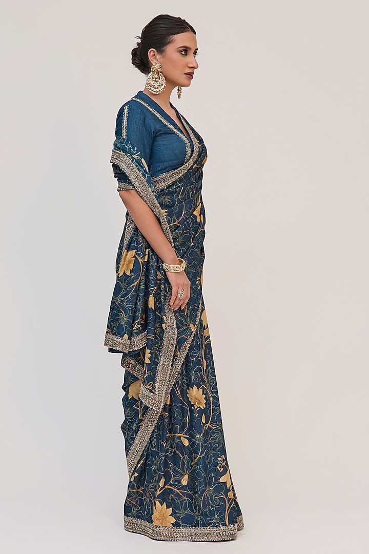 Royal Blue Munga Silk Digital Printed & Zardosi Hand Embroidered Wedding Saree Set by Ruchi Marodia at Pernia's Pop Up Shop