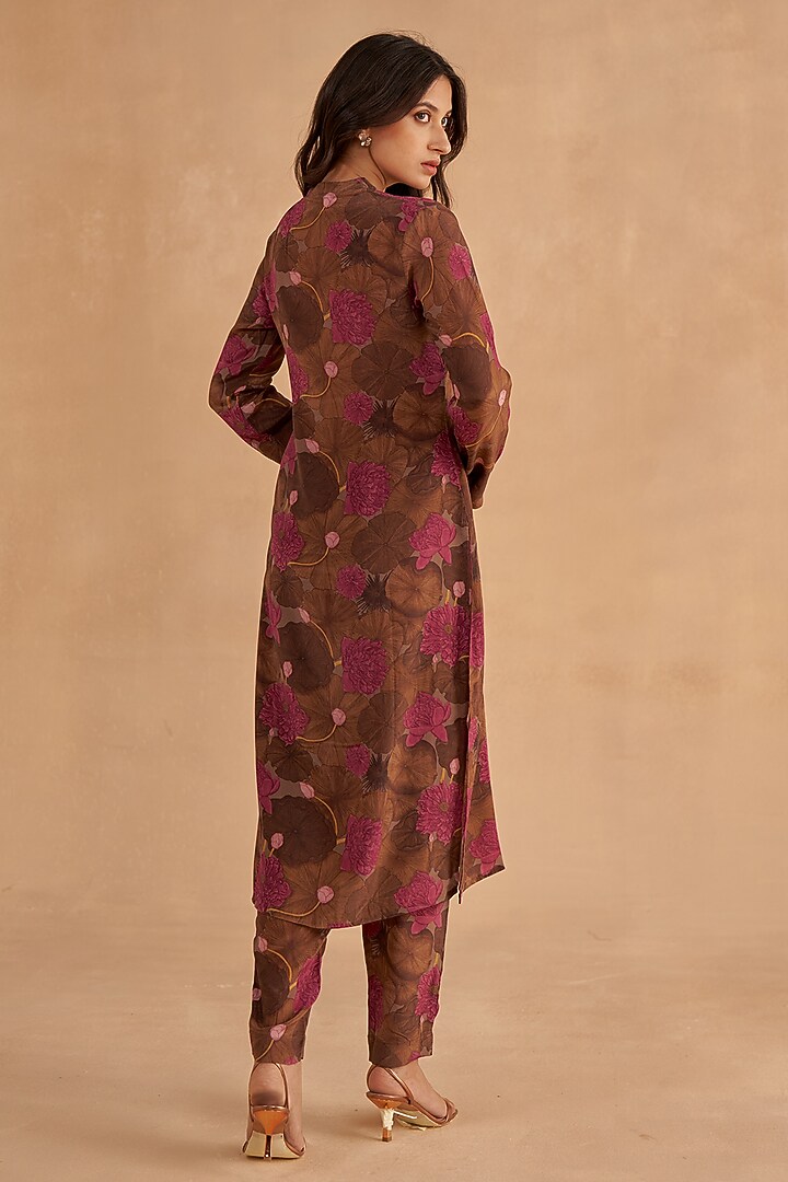 Walnut Brown Crepe Silk Digital Printed Kurta Set by Ruchi Marodia at Pernia's Pop Up Shop