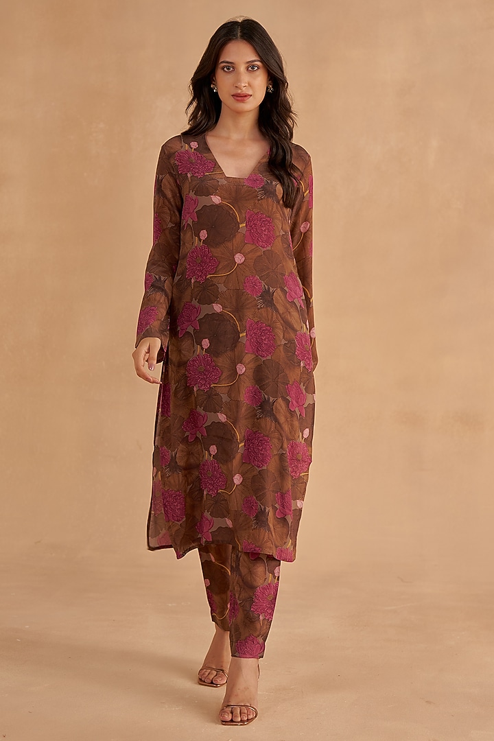 Walnut Brown Crepe Silk Digital Printed Kurta Set by Ruchi Marodia at Pernia's Pop Up Shop