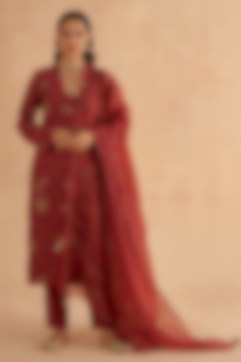 Red Moonga Silk Zardosi Embroidered Kurta Set by Ruchi Marodia at Pernia's Pop Up Shop