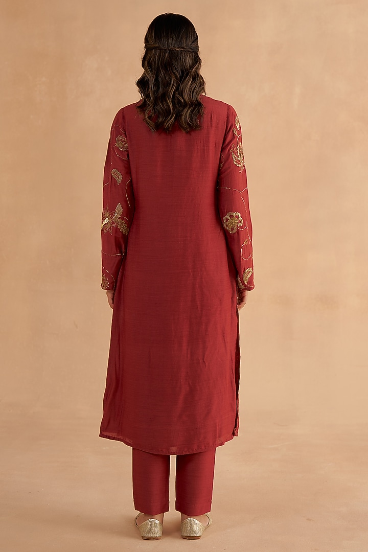 Red Moonga Silk Zardosi Embroidered Kurta Set by Ruchi Marodia at Pernia's Pop Up Shop