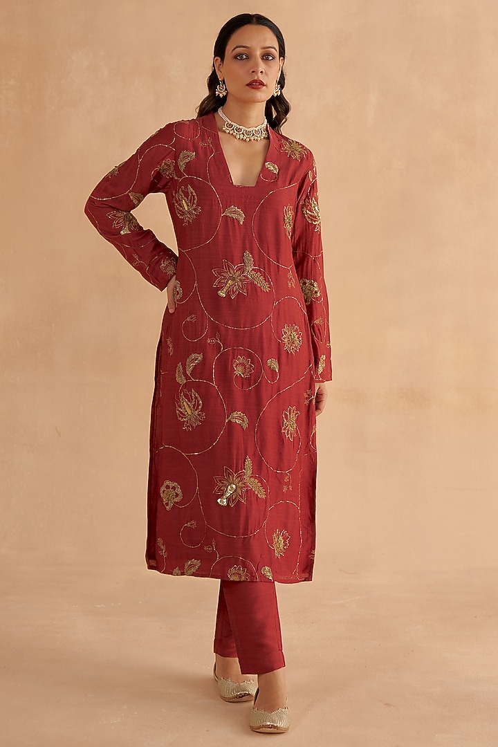 Red Moonga Silk Zardosi Embroidered Kurta Set by Ruchi Marodia at Pernia's Pop Up Shop
