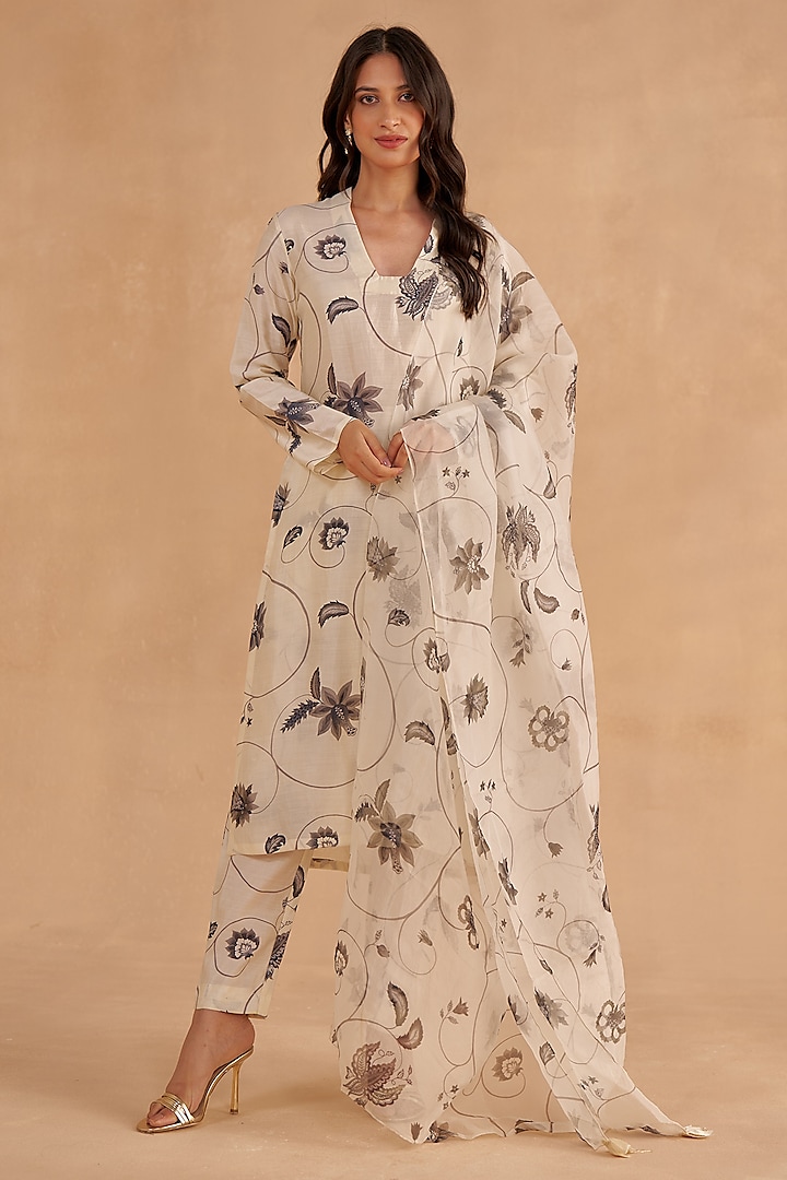 White & Black Soft Silk Digital Printed Kurta Set by Ruchi Marodia at Pernia's Pop Up Shop