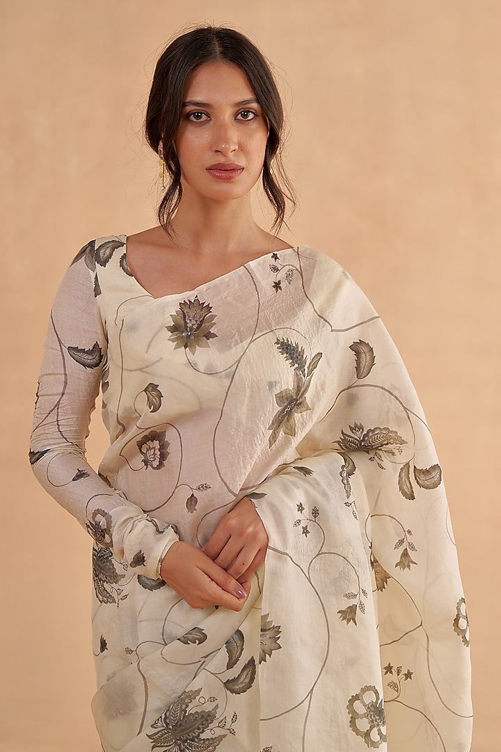 Ivory Paper Tussar Silk Digital Printed Party Wear Saree Set by Ruchi Marodia at Pernia's Pop Up Shop