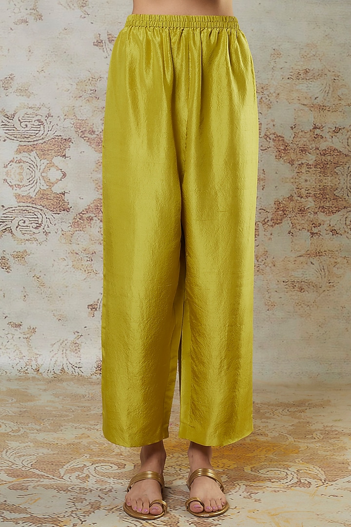Lime Green Silk Zardosi Embroidered Kurta Set by Mrunalini Rao at Pernia's Pop Up Shop