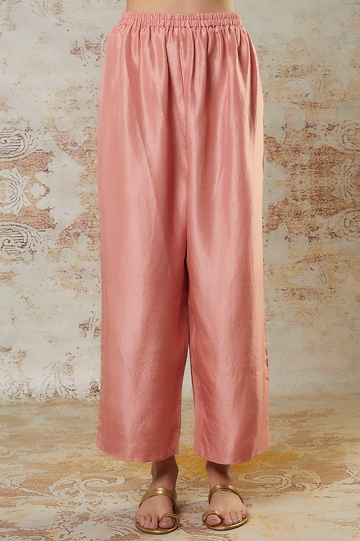 Peach Silk Zardosi Embroidered Kurta Set by Mrunalini Rao at Pernia's Pop Up Shop
