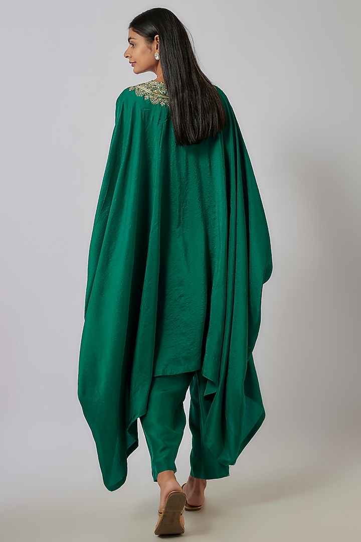 Rama Green Pure Silk Zardosi Embroidered Kurta Set by Mrunalini Rao at Pernia's Pop Up Shop