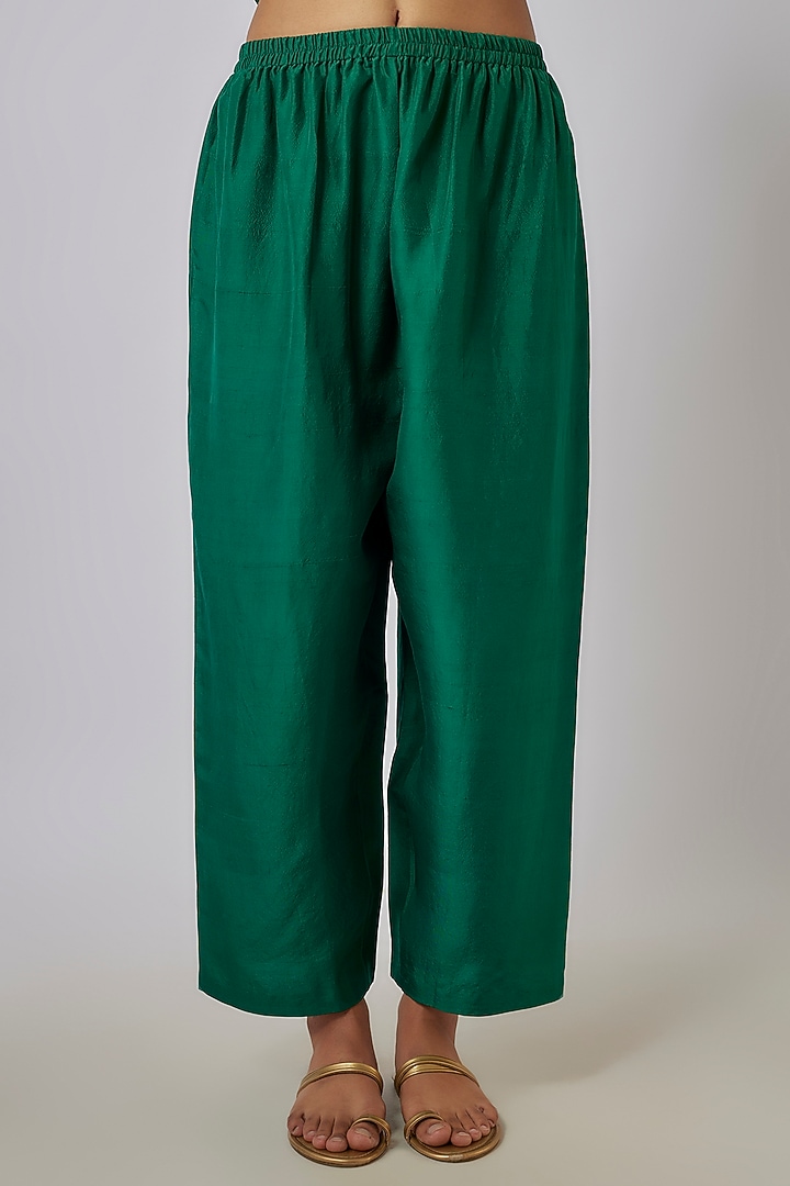 Rama Green Pure Silk Zardosi Embroidered Kurta Set by Mrunalini Rao at Pernia's Pop Up Shop
