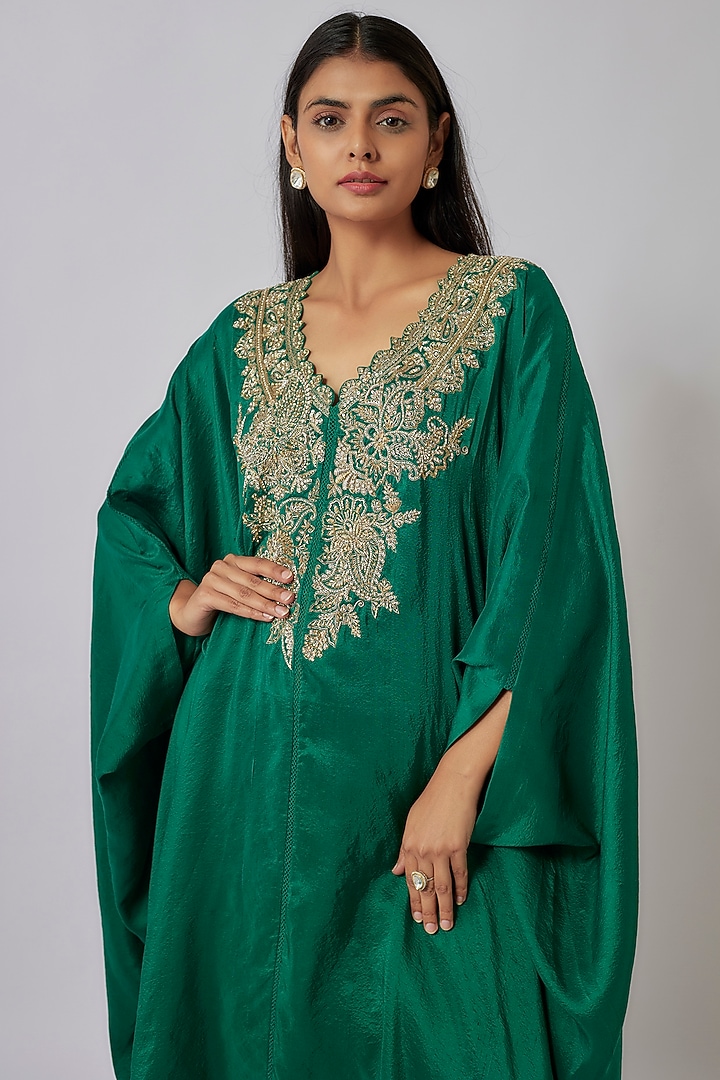 Rama Green Pure Silk Zardosi Embroidered Kurta Set by Mrunalini Rao at Pernia's Pop Up Shop