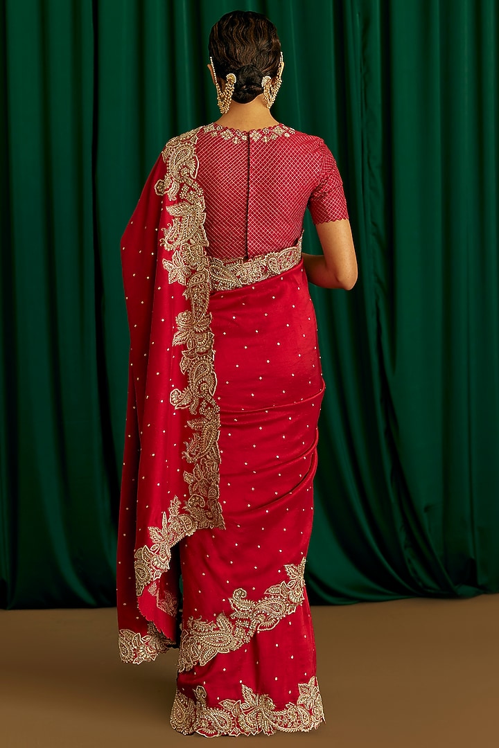 Red Pure Silk Resham & Zardosi Hand Embroidered Bridal Saree Set by Mrunalini Rao at Pernia's Pop Up Shop