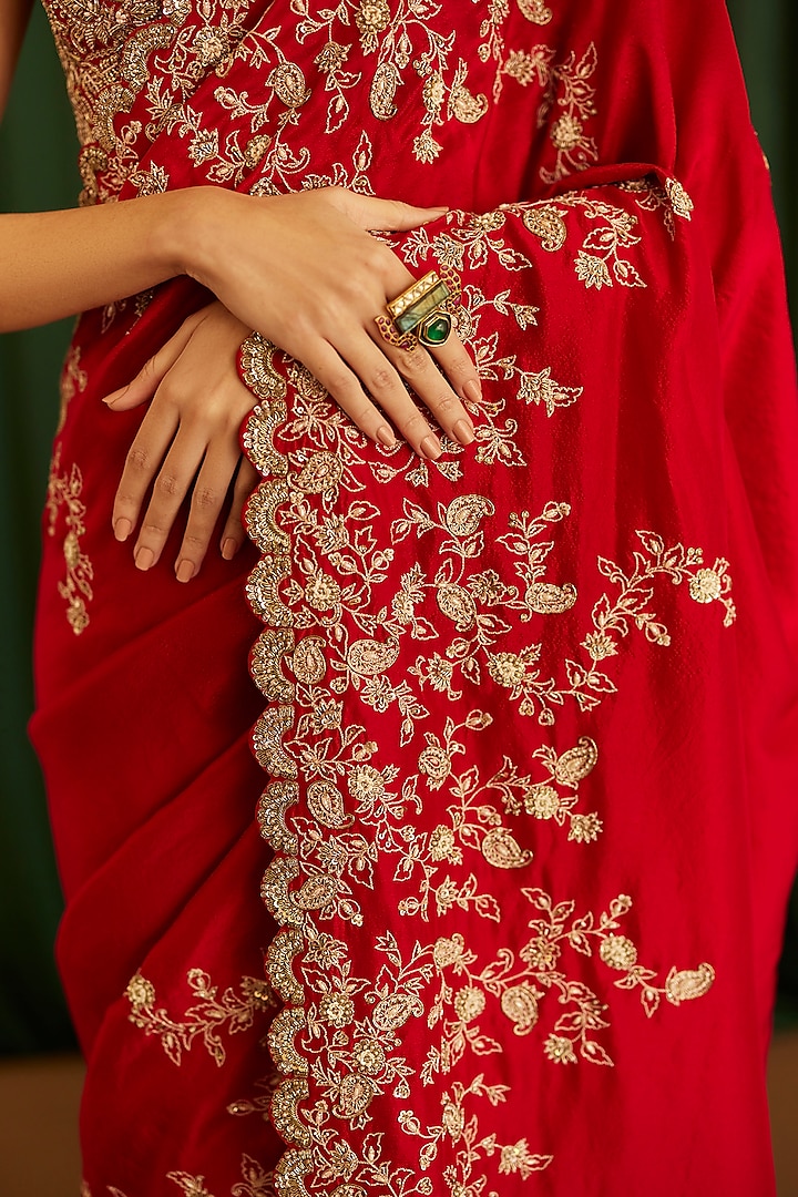 Red Pure Silk Badla & Zardosi Hand Embroidered Bridal Saree Set by Mrunalini Rao at Pernia's Pop Up Shop