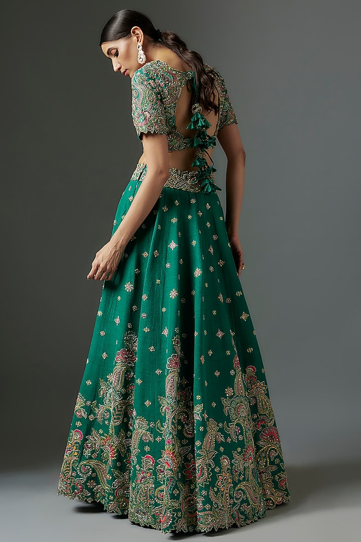 Green Raw Silk Resham Embroidered Bridal Lehenga Set by Mrunalini Rao at Pernia's Pop Up Shop