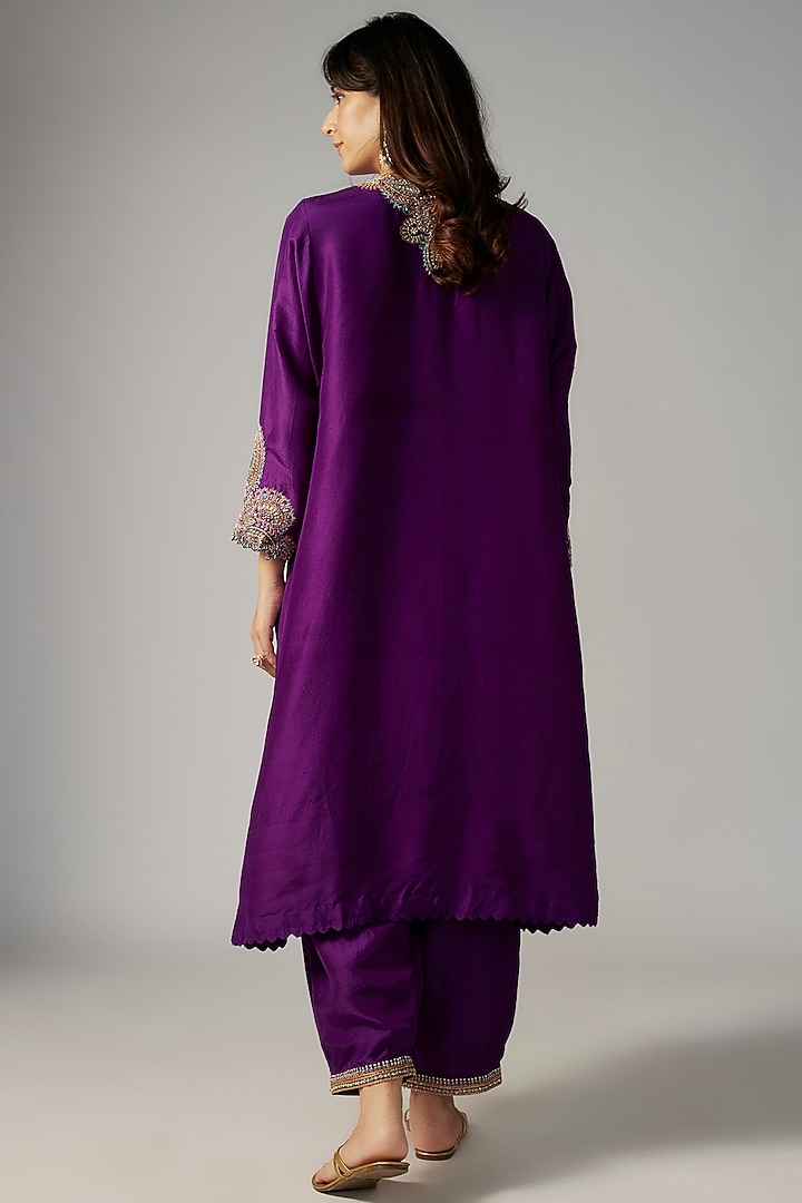 Purple Pure Silk Hand Embroidered Kurta Set by Mrunalini Rao at Pernia's Pop Up Shop
