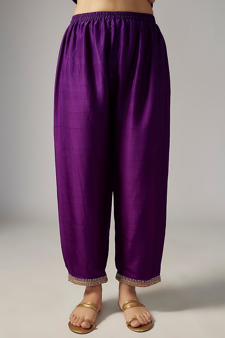 Purple Pure Silk Hand Embroidered Kurta Set by Mrunalini Rao at Pernia's Pop Up Shop