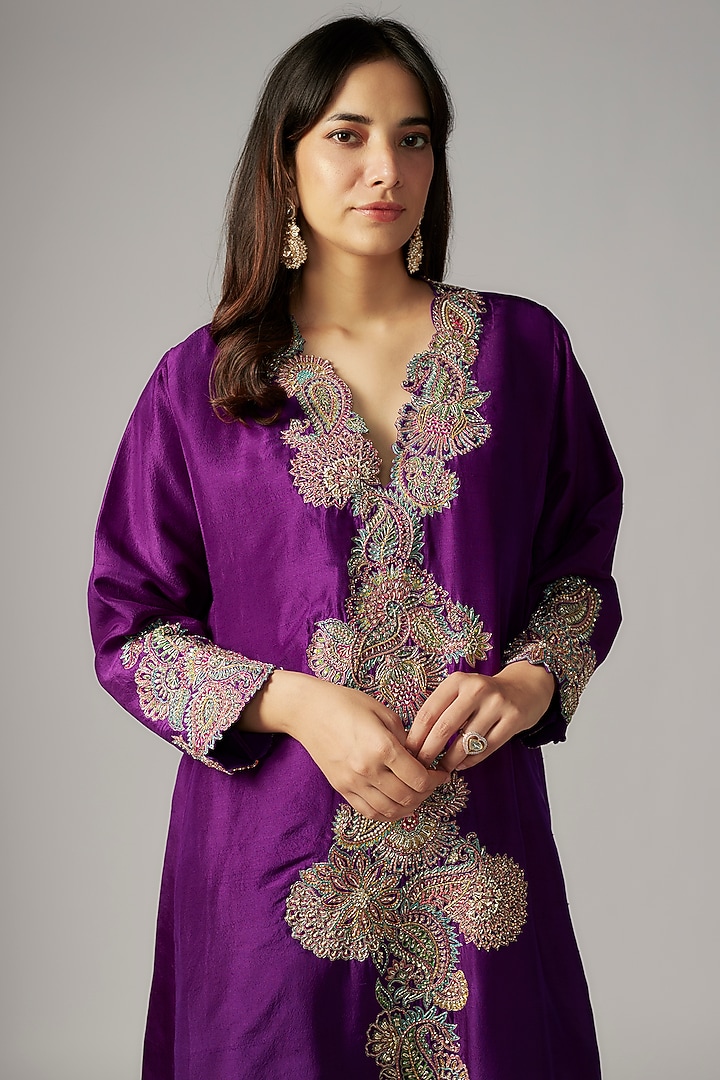 Purple Pure Silk Hand Embroidered Kurta Set by Mrunalini Rao at Pernia's Pop Up Shop