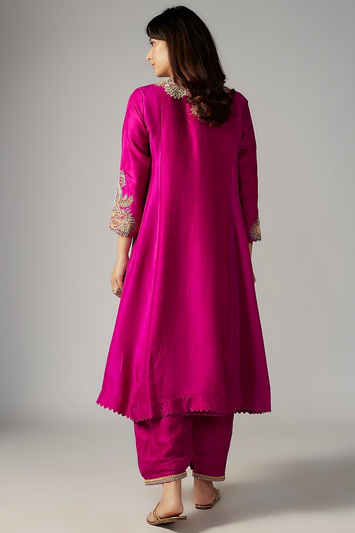 Magenta Pure Silk Hand Embroidered A-Line Kurta Set by Mrunalini Rao at Pernia's Pop Up Shop