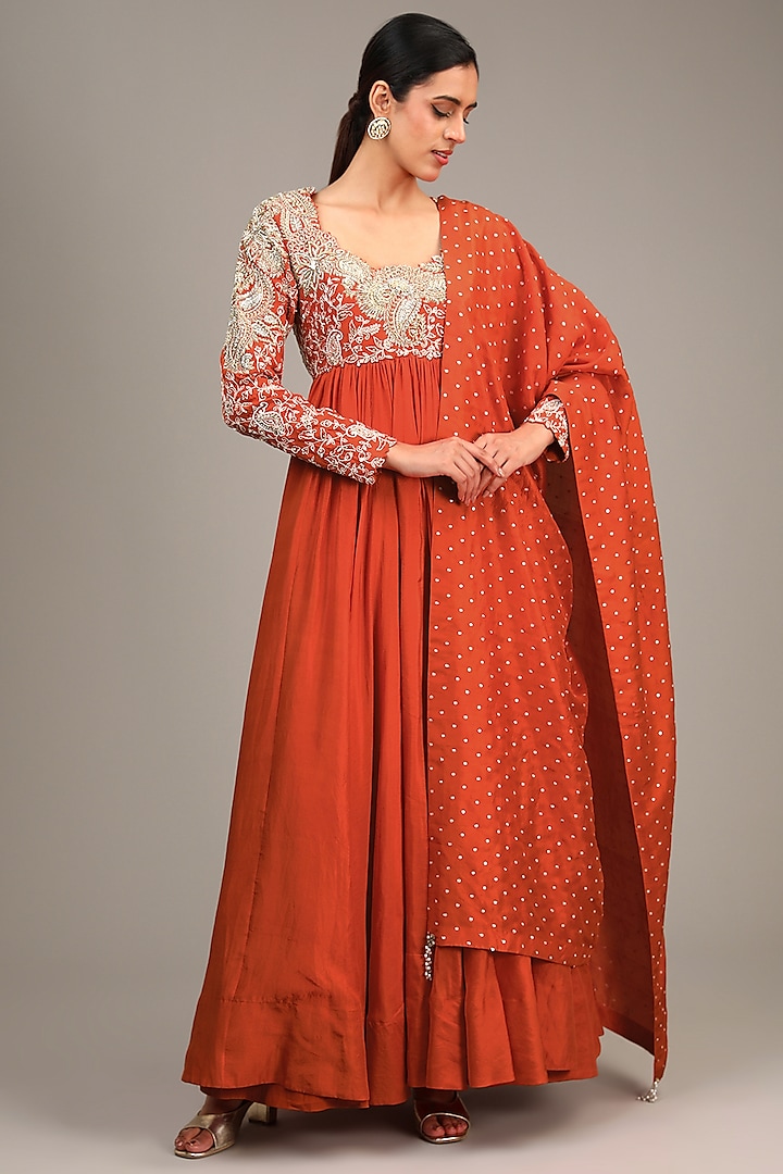 Orange Silk Resham & Zardosi Embroidered Anarkali Set by Mrunalini Rao at Pernia's Pop Up Shop