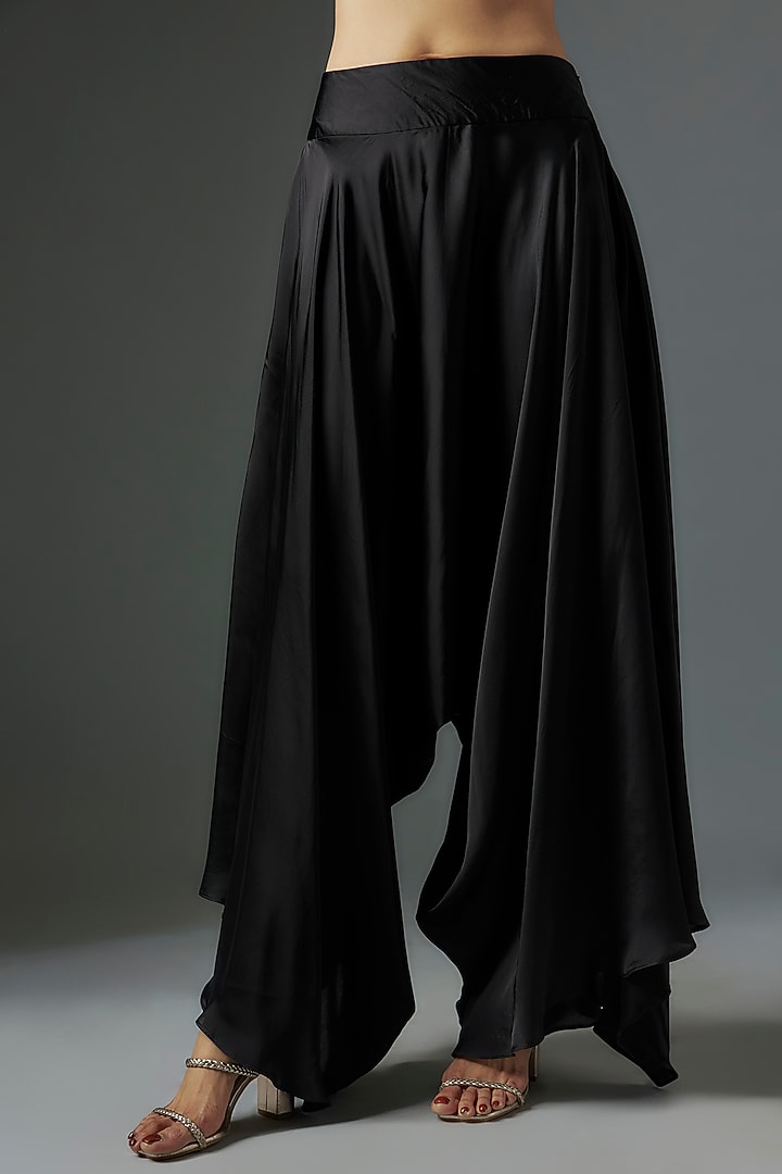 Black Organza Hand Embroidered Cape Set by Mrunalini Rao at Pernia's Pop Up Shop