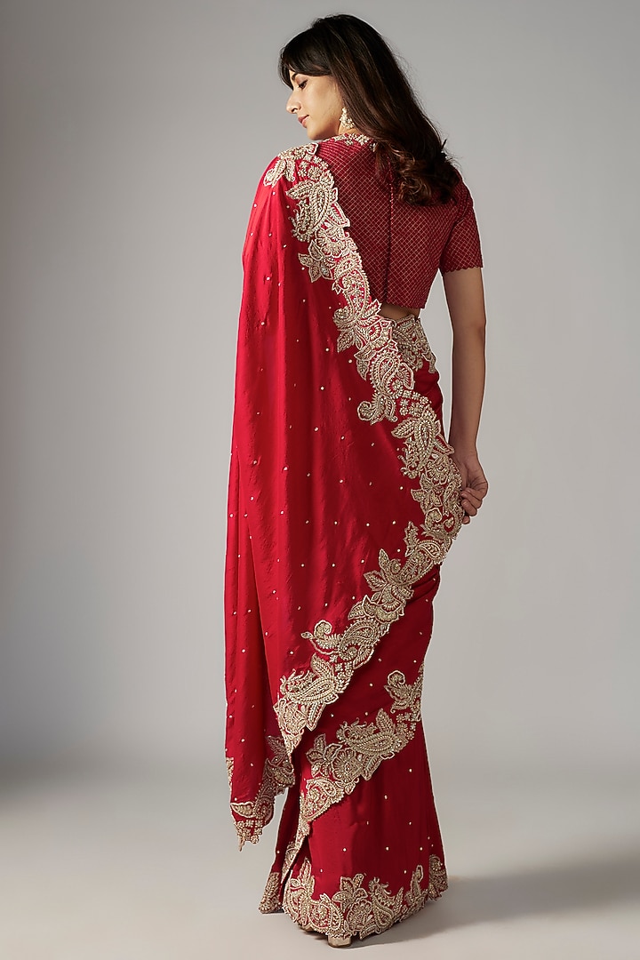 Red Pure Silk Hand Embroidered Bridal Saree Set by Mrunalini Rao at Pernia's Pop Up Shop