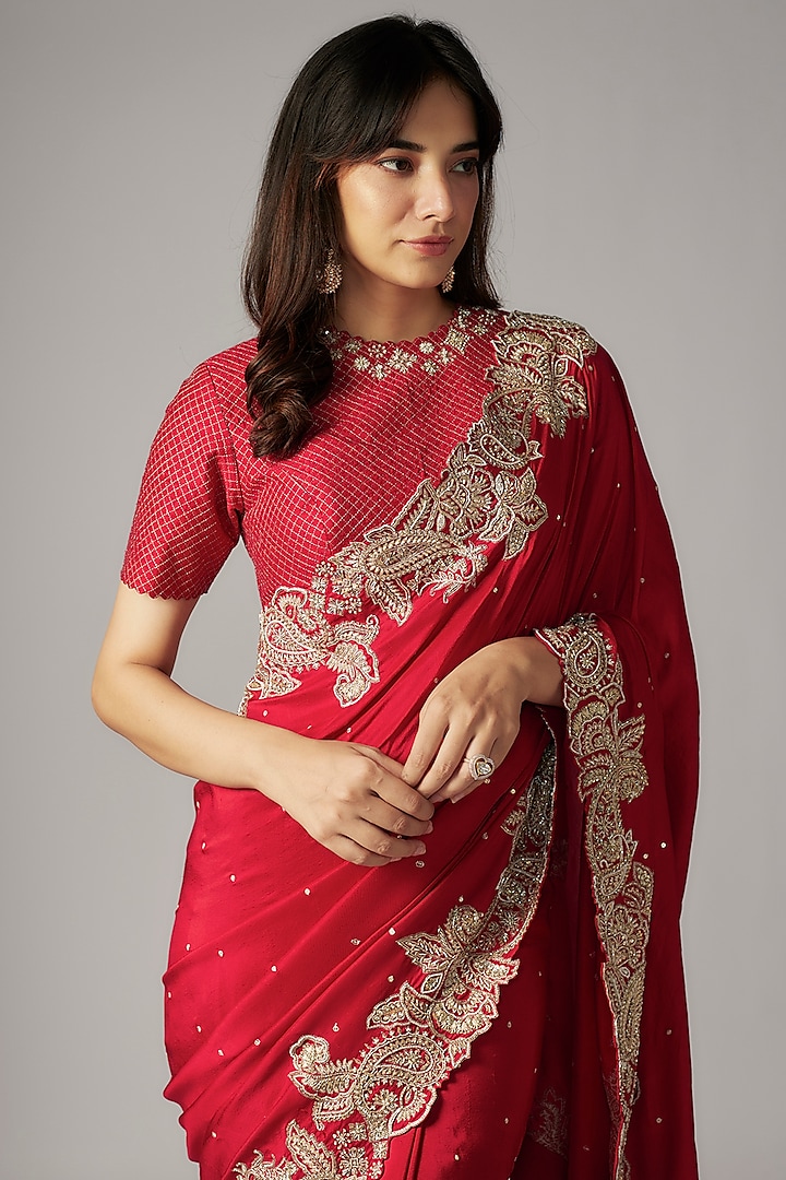 Red Pure Silk Hand Embroidered Bridal Saree Set by Mrunalini Rao at Pernia's Pop Up Shop